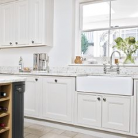 White traditional kitchen with