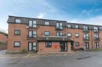 1 bed flat for sale in Coombe