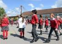 Video: Grantham schoolchildren dance around the maypole