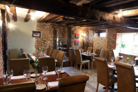 Ingham, UK: Restaurant & Snug