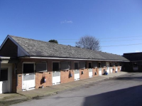 2 bed equestrian property for