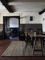 The Olde Bell Inn—all rush