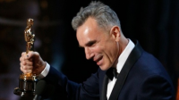 Daniel Day-Lewis accepts the