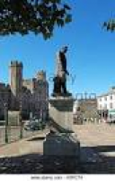 Caernarfon statue of Sir Hugh ...