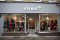 Sweetpea is a dress agency