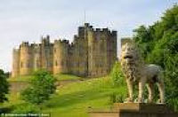John Nichol enjoys Alnwick Castle in Northumberland | Daily Mail ...