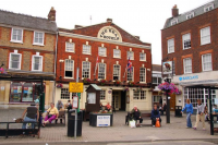 File:The Bear Hotel in Wantage