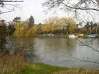 The Thames Path - Hampton Court to Staines